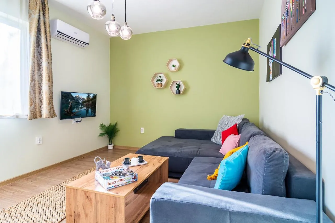 Madrid 2Bdr W Free Parking Near Metro, Serdika Mall Sofia 0*,