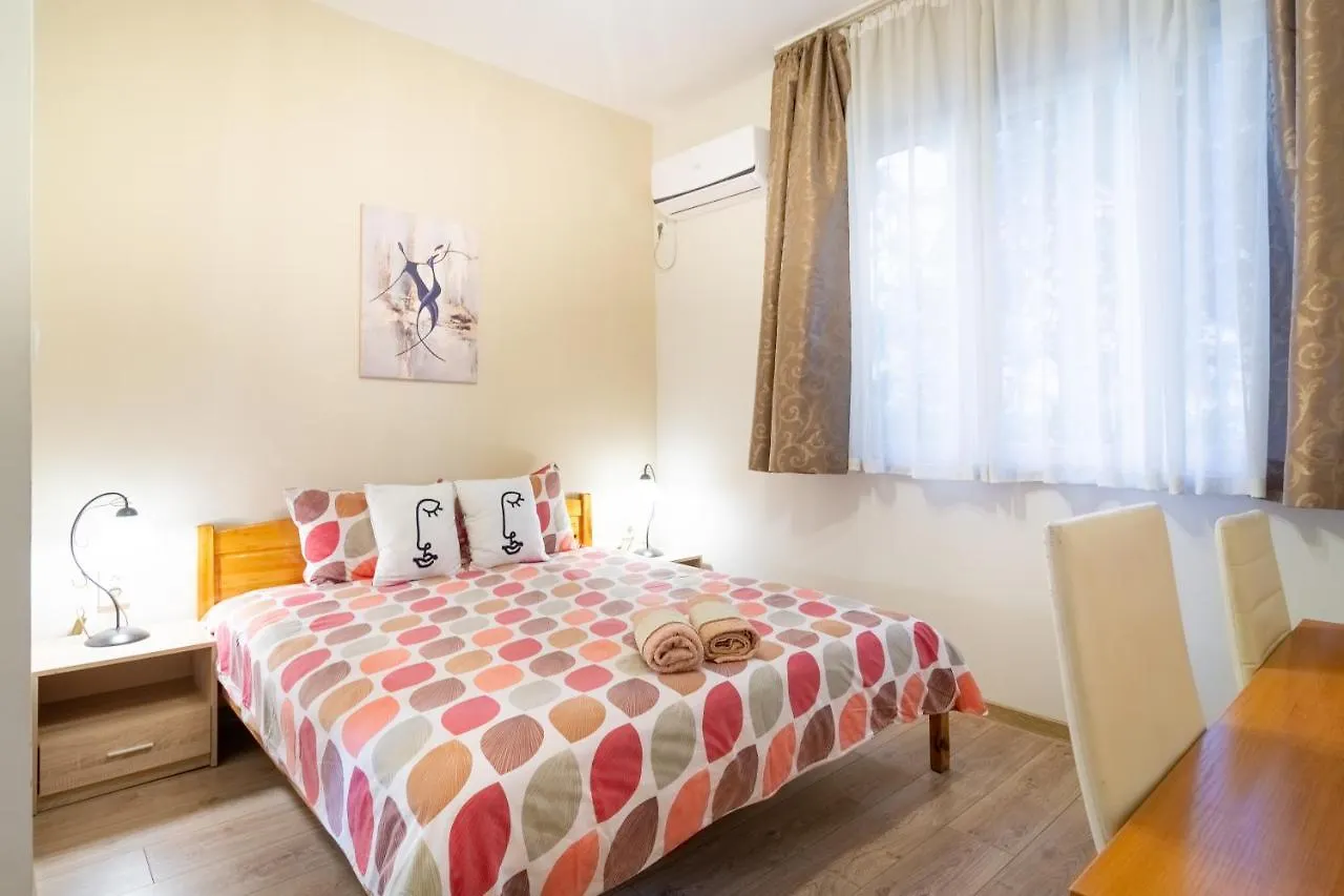 Madrid 2Bdr W Free Parking Near Metro, Serdika Mall Sofia 0*,  Bulgaria